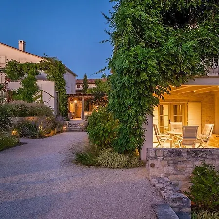 Villa Charlotta Radovani