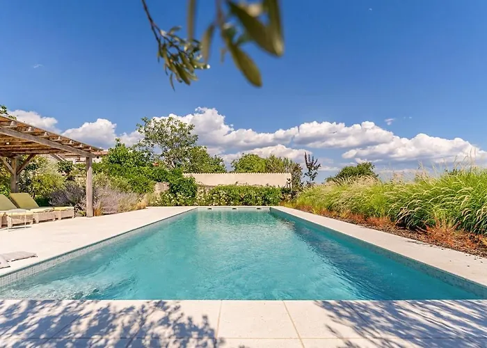 Villa Charlotta Radovani